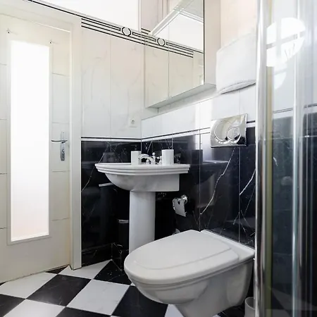 2 Bedroom Loft - Luxus - Modern - Parkplaetze - Kaffee - Netflix - Weinbergblick - Kueche - Balkon Apartment