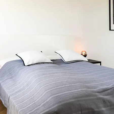 2 Br Loft - Luxus - Modern - Parkplätze - Kaffee - Netflix - Weinbergblick - Küche - Balkon