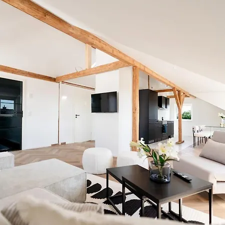 2 Br Loft - Luxus - Modern - Parkplätze - Kaffee - Netflix - Weinbergblick - Küche - Balkon *