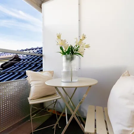 2 Br Loft - Luxus - Modern - Parkplätze - Kaffee - Netflix - Weinbergblick - Küche - Balkon Apartment *