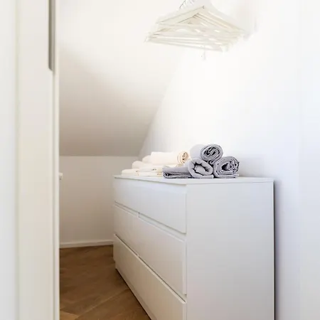 Apartment 2 Br Loft - Luxus - Modern - Parkplätze - Kaffee - Netflix - Weinbergblick - Küche - Balkon