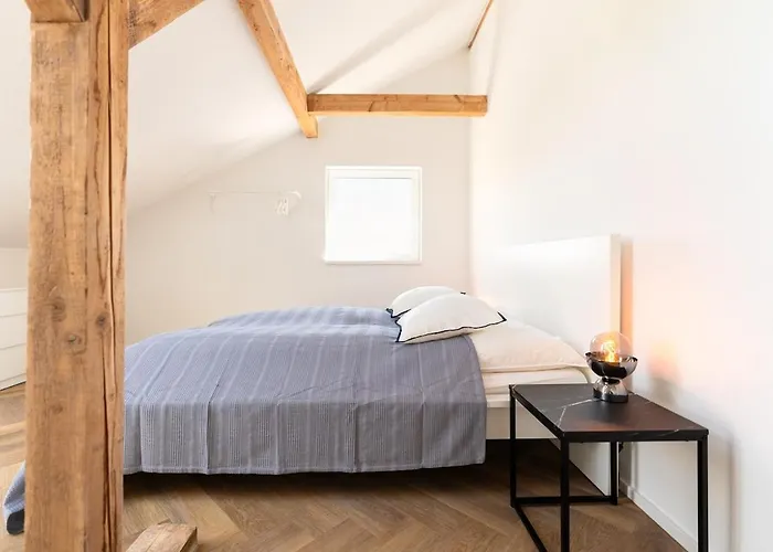 Lejlighed 2 Bedroom Loft - Luxus - Modern - Parkplaetze - Kaffee - Netflix - Weinbergblick - Kueche - Balkon *