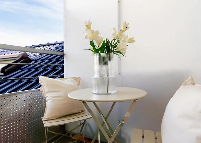 2 Bedroom Loft - Luxus - Modern - Parkplaetze - Kaffee - Netflix - Weinbergblick - Kueche - Balkon Lejlighed *